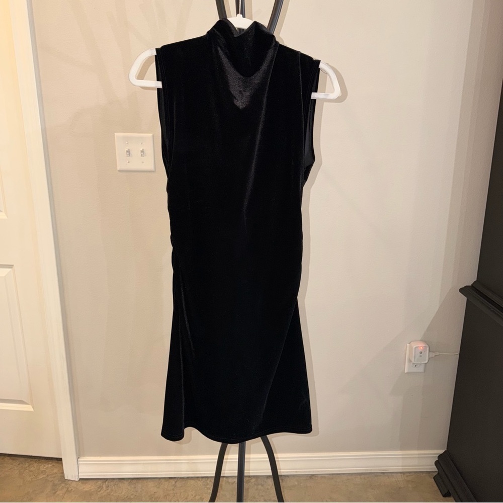 Dee Elly Black Velvet Mini Dress Sleeveless Mock Neck Party Holiday NWOT- Size L